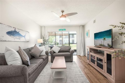 Condo in Sarasota, Florida, 2 bedrooms  № 2230416 - photo 5