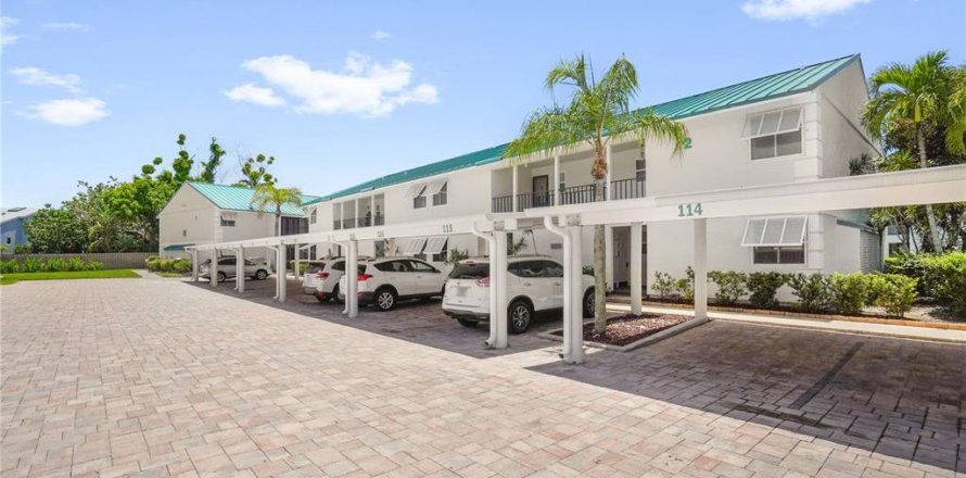 Condo in Sarasota, Florida, 2 bedrooms  № 2230416