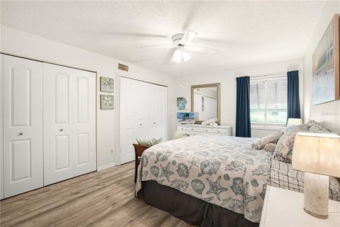 Condo in Sarasota, Florida, 2 bedrooms  № 2230416 - photo 18