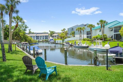 Condo in Sarasota, Florida, 2 bedrooms  № 2230416 - photo 30