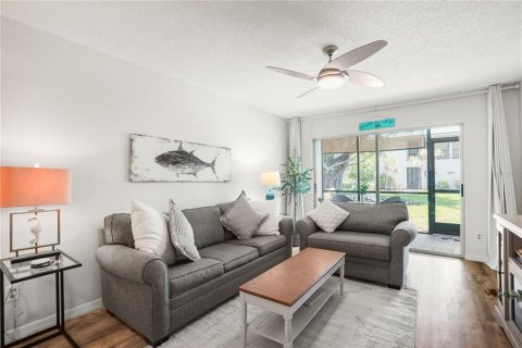 Condo in Sarasota, Florida, 2 bedrooms  № 2230416 - photo 7