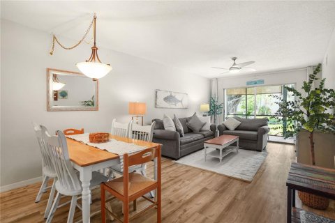 Condo in Sarasota, Florida, 2 bedrooms  № 2230416 - photo 3