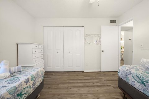 Condo in Sarasota, Florida, 2 bedrooms  № 2230416 - photo 25