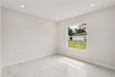 House in Avon Park, Florida 3 bedrooms, 139.35 sq.m. № 2231307 - photo 14