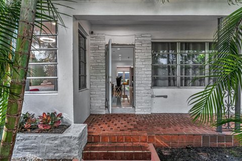 Touwnhouse à louer à Miami Beach, Floride: 2 chambres, 110.27 m2 № 1931750 - photo 2