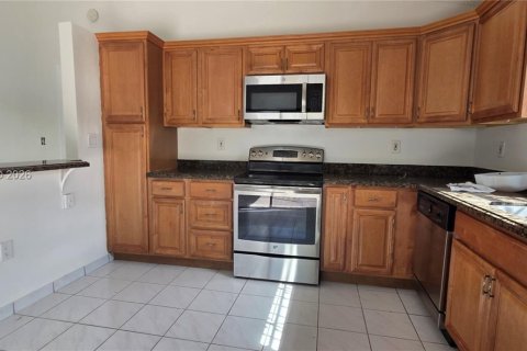 House in Miami, Florida 3 bedrooms, 120.31 sq.m. № 2000427 - photo 20