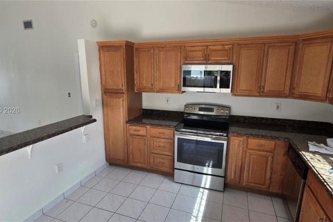 House in Miami, Florida 3 bedrooms, 120.31 sq.m. № 2000427 - photo 22