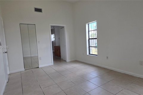 House in Miami, Florida 3 bedrooms, 120.31 sq.m. № 2000427 - photo 26