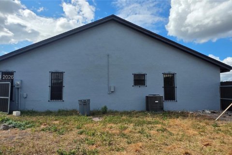 House in Miami, Florida 3 bedrooms, 120.31 sq.m. № 2000427 - photo 5