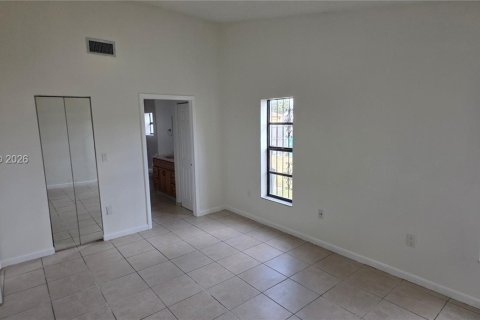 House in Miami, Florida 3 bedrooms, 120.31 sq.m. № 2000427 - photo 27