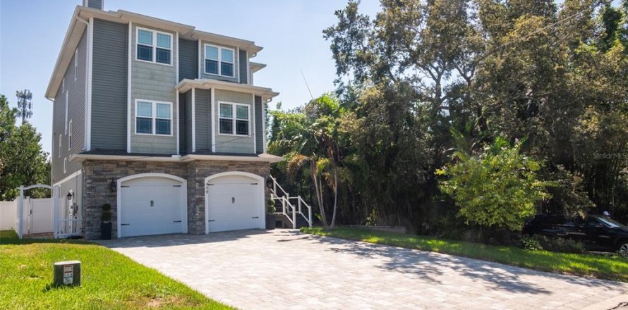 Casa en Palm Harbor, Florida 4 dormitorios, 313.36 m2 № 1918286