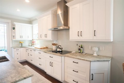 Casa en venta en Palm Harbor, Florida, 4 dormitorios, 313.36 m2 № 1918286 - foto 14