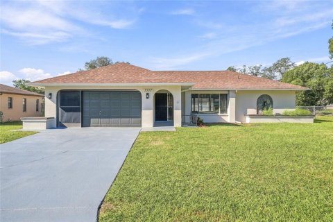 Дом в Спринг-Хилл, Флорида 3 комнаты, 110.55м2 № 2433456