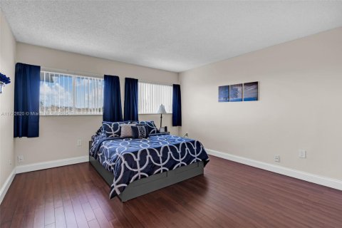 Condo in Plantation, Florida, 3 bedrooms  № 1473311 - photo 18