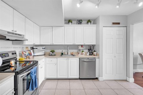 Condo in Plantation, Florida, 3 bedrooms  № 1473311 - photo 4