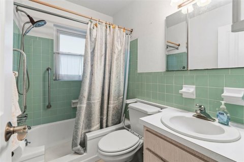 Condo in Seminole, Florida, 1 bedroom  № 2101768 - photo 14