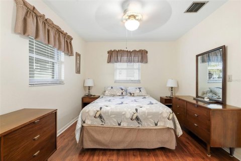 Condo in Seminole, Florida, 1 bedroom  № 2101768 - photo 15
