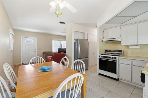Condo in Seminole, Florida, 1 bedroom  № 2101768 - photo 13