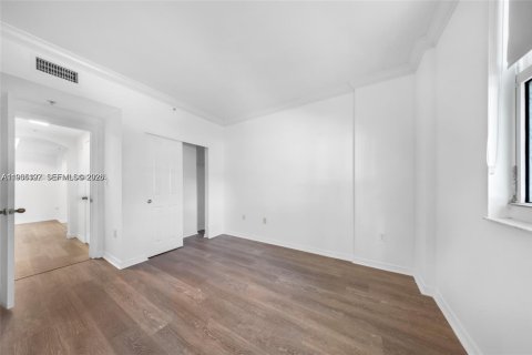 Купить кондоминиум в Серфсайд, Флорида 2 спальни, 92.62м2, № 2026498 - фото 19