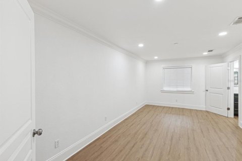 Купить виллу или дом в Сент-Питерсберг, Флорида 10 комнат, 211.45м2, № 1614861 - фото 8