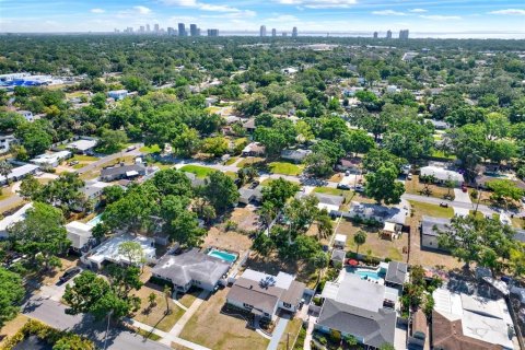 Casa en venta en Tampa, Florida, 3 dormitorios, 126.81 m2 № 1658755 - foto 2