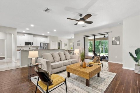House in Tampa, Florida 4 bedrooms, 235.41 sq.m. № 1819335 - photo 16