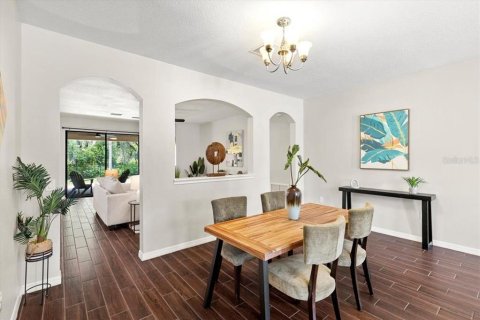 House in Tampa, Florida 4 bedrooms, 235.41 sq.m. № 1819335 - photo 10