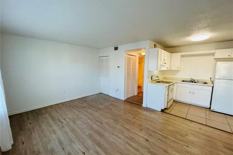 Condo in Daytona Beach, Florida, 1 bedroom  № 1870443 - photo 3