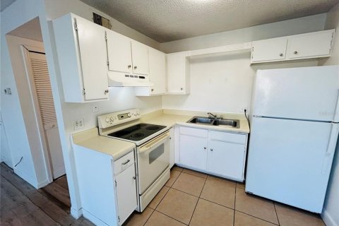 Condo in Daytona Beach, Florida, 1 bedroom  № 1870443 - photo 4