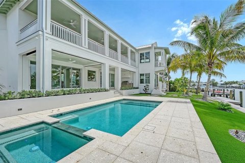 House in Longboat Key, Florida 4 bedrooms, 397.06 sq.m. № 2208583 - photo 2