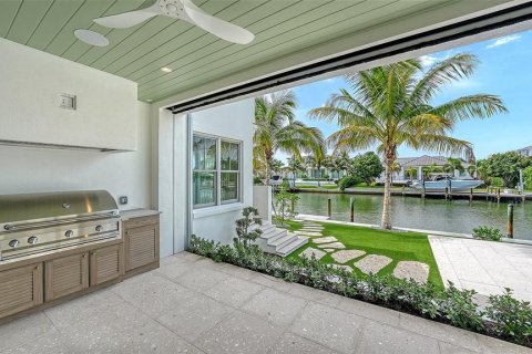 House in Longboat Key, Florida 4 bedrooms, 397.06 sq.m. № 2208583 - photo 15
