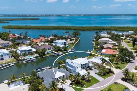 House in Longboat Key, Florida 4 bedrooms, 397.06 sq.m. № 2208583 - photo 4