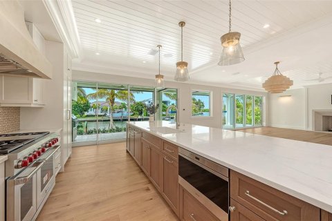 House in Longboat Key, Florida 4 bedrooms, 397.06 sq.m. № 2208583 - photo 8