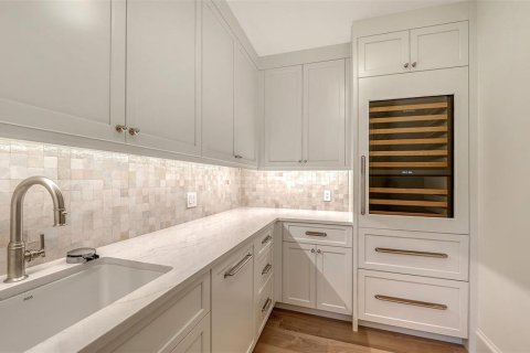 House in Longboat Key, Florida 4 bedrooms, 397.06 sq.m. № 2208583 - photo 14