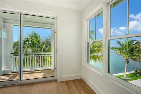 House in Longboat Key, Florida 4 bedrooms, 397.06 sq.m. № 2208583 - photo 25