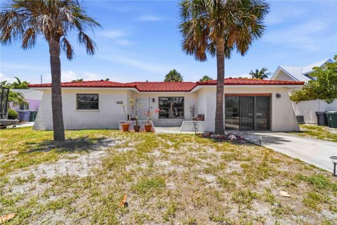 Casa en venta en Anna Maria, Florida, 3 dormitorios, 176.7 m2 № 2122772 - foto 3