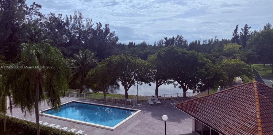 Condo à Cutler Bay, Floride, 2 chambres  № 2017104