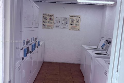 Copropriété à louer à Cutler Bay, Floride: 2 chambres, 91.04 m2 № 2017104 - photo 2