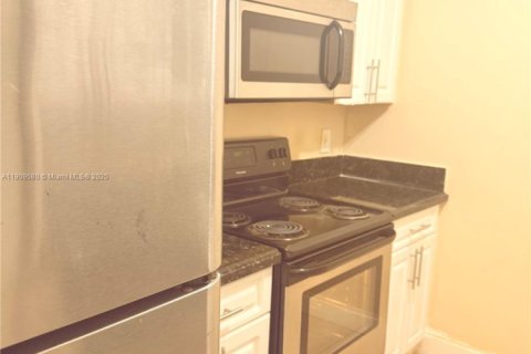 Copropriété à louer à Cutler Bay, Floride: 2 chambres, 91.04 m2 № 2017104 - photo 5