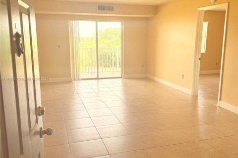 Copropriété à louer à Cutler Bay, Floride: 2 chambres, 91.04 m2 № 2017104 - photo 6