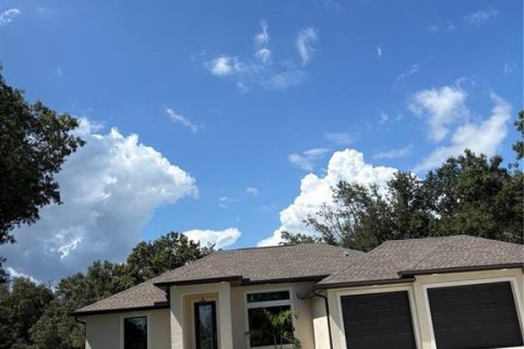 House in Port Charlotte, Florida 3 bedrooms, 135.27 sq.m. № 2360418