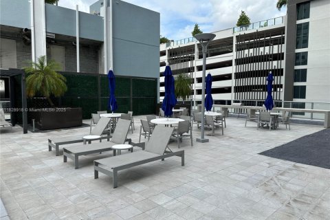 Condo in Miami, Florida, 3 bedrooms  № 1800755 - photo 12