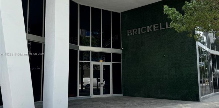 Condo in Miami, Florida, 3 bedrooms  № 1800755