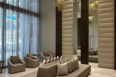 Condo in Miami, Florida, 3 bedrooms  № 1800755 - photo 4