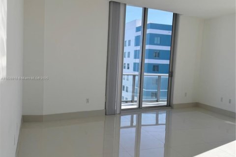 Condo in Miami, Florida, 3 bedrooms  № 1800755 - photo 15