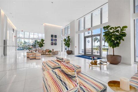 Condominio en venta en Miami, Florida, 3 dormitorios, 219.99 m2 № 1470742 - foto 9