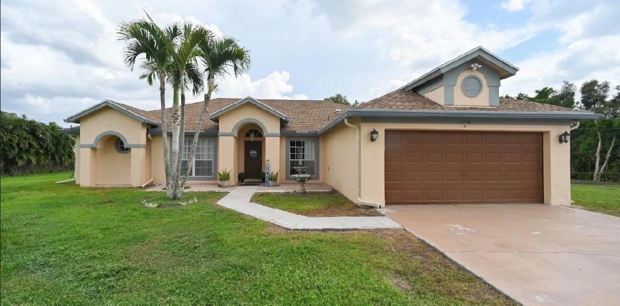 House in West Palm Beach, Florida 4 bedrooms, 186.08 sq.m. № 2263915
