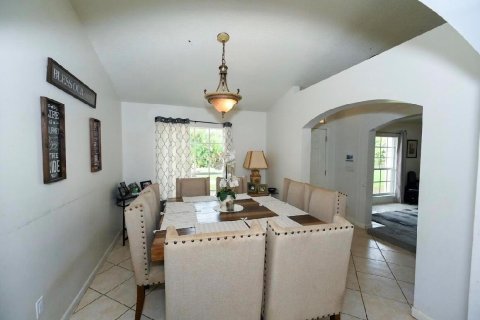 House in West Palm Beach, Florida 4 bedrooms, 186.08 sq.m. № 2263915 - photo 9