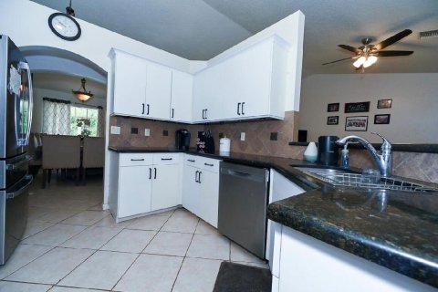 House in West Palm Beach, Florida 4 bedrooms, 186.08 sq.m. № 2263915 - photo 11