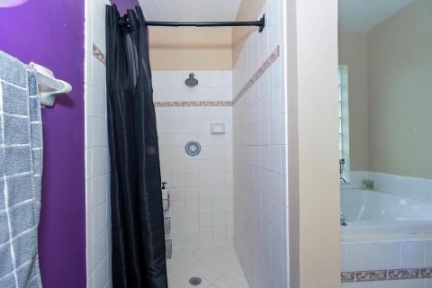 House in West Palm Beach, Florida 4 bedrooms, 186.08 sq.m. № 2263915 - photo 22